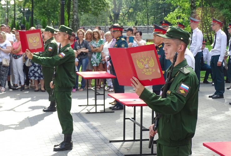 В Гусеве за два дня около 150-ти призывников произнесли торжественную клятву на верность Отечеству