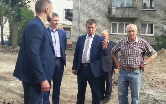 Александр Китаев проверил ход работ в рамках проекта «Формирование комфортной городской среды»