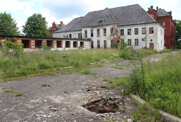 Очевидцы: В Гусеве разбирают старинные казармы 33-го фузилерного полка