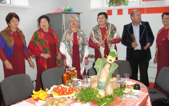 В Городском доме культуры женский клуб «Надежда» провел необычный картофельный банкет