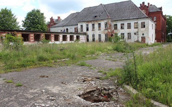 Очевидцы: В Гусеве разбирают старинные казармы 33-го фузилерного полка