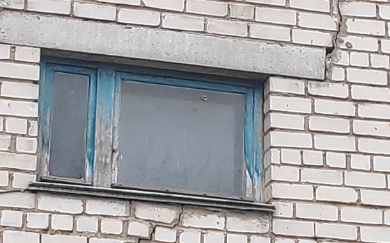 Дом №2 на улице Почтовой в городе Гусеве трещит по швам