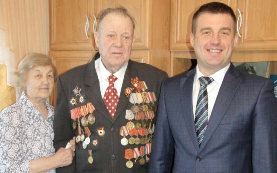 Глава администрации поздравил ветерана Сергея Семинихина с Днём рождения