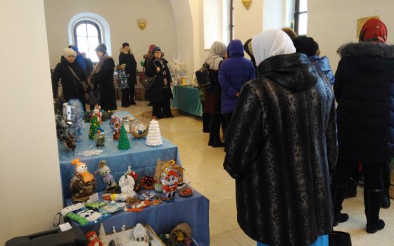 В Храме Всех Святых проходит благотворительная ярмарка
