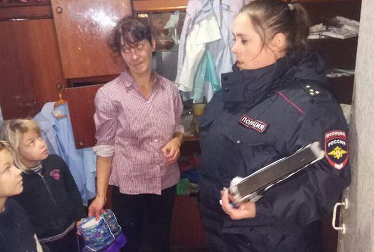 Гусевские полицейские провели акцию для многодетных семей «Полицейский Дед Мороз»