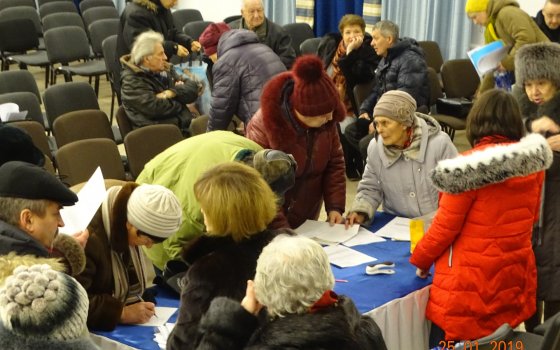 В ДК состоялась встреча гусевцев с представителями организаций, ответственных за вывоз мусора