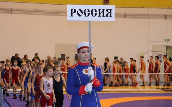 В Гусеве проходит международный турнир по вольной борьбе