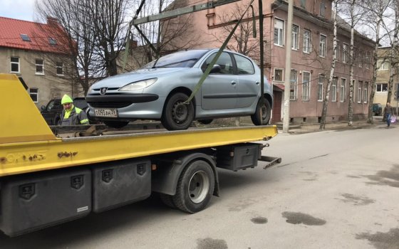 В Гусеве начал работу автомобильный эвакуатор