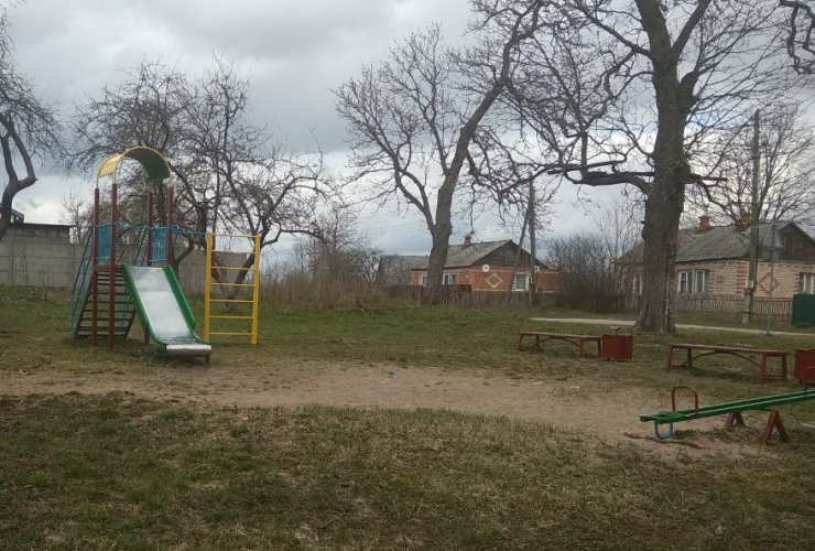 В посёлке Красногорское привели в порядок детскую площадку