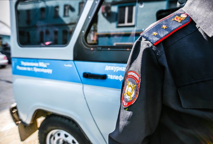 Житель Гусевского района угрожал отрубить ноги соседу