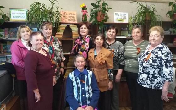 В Брянской библиотеке прошло мероприятие «Песни в солдатской шинели»