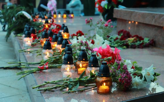 Возле памятника Сергею Ивановичу Гусеву зажгли «Свечи памяти»