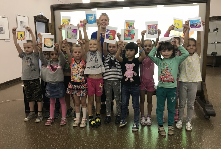 В Гусевском музее прошли занятия, посвященные Дню Государственного флага