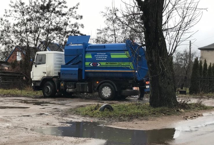 В Гусеве установили дополнительные мусорные контейнеры, чтобы отказаться от «позвонковой» машины