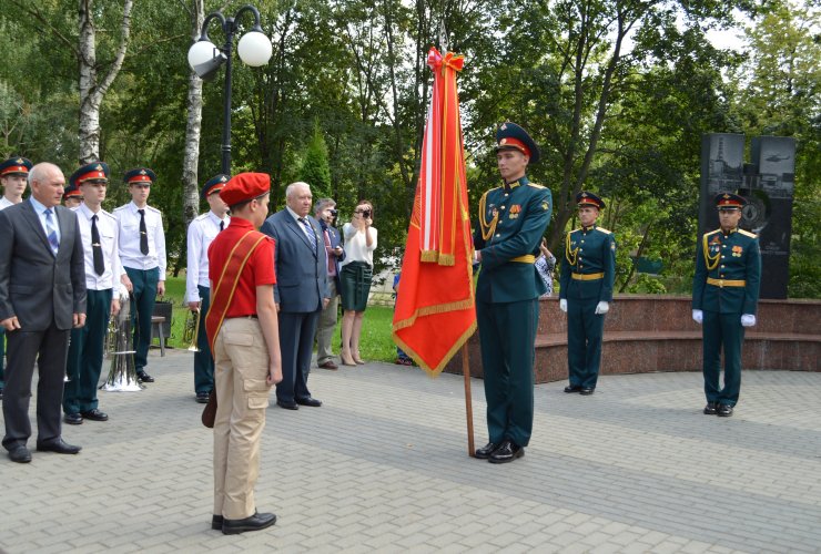 В городской музей передали знамя 168-го гвардейского Гумбинненского Краснознаменного мотострелкового полка