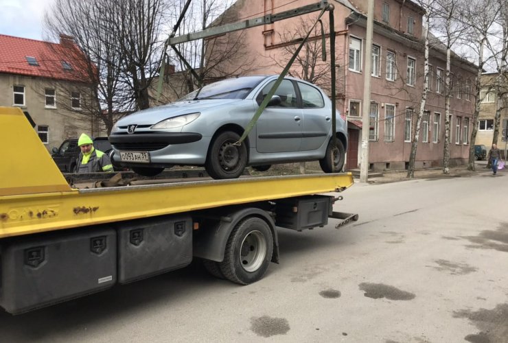 Суд не стал принуждать администрацию Гусева организовывать спецстоянку