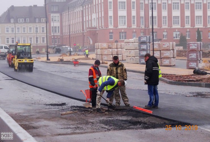 Главную ёлку города установят на центральной площади, ремонт которой завершат в середине декабря