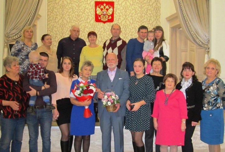 В Гусевском отделе ЗАГСа чествовали золотых юбиляров