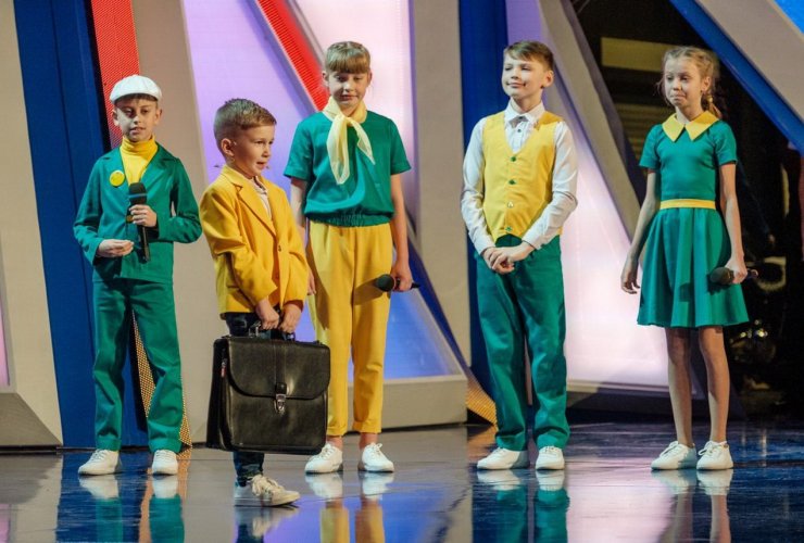 Гусевская команда КВН «Лето» в телевизоре