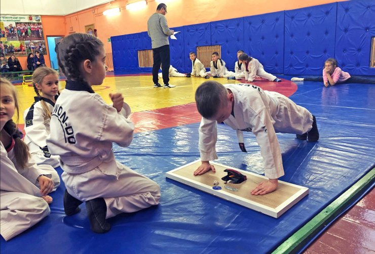 В рамках первенства Спортивной школы Гусева прошли соревнования по тхэквондо