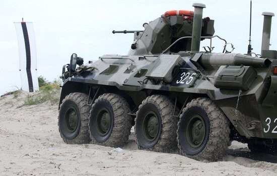 В городе Гусеве на базе одной из воинских частей проходят сборы наводчиков БТР-80