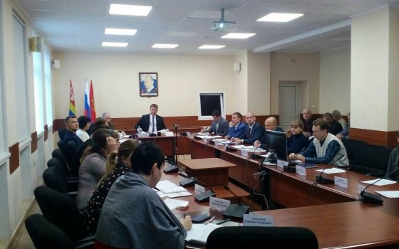 Новые контейнеры, тротуары и освещение: в городской администрации обсудили предстоящие работы