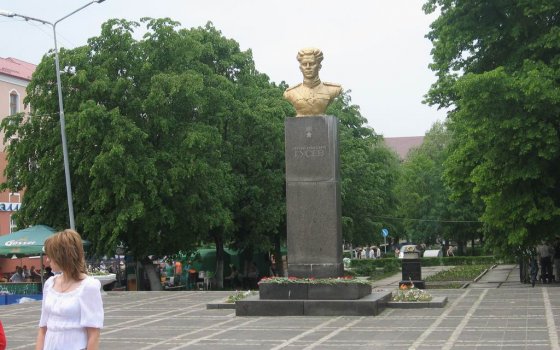 Возле школы № 1 установят бюст Сергея Ивановича Гусева