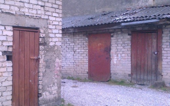 Глава городской администрации поручил снести самовольные постройки на улице Московской