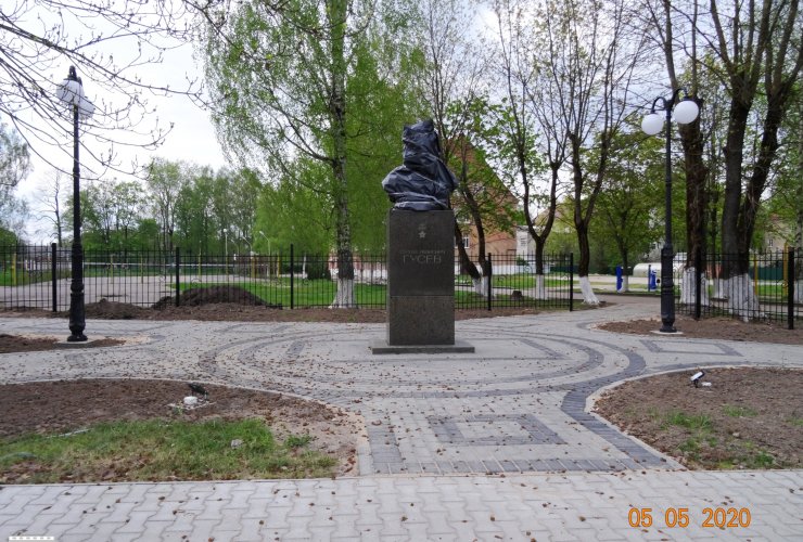 Благоустройство нового сквера возле школы № 1 близится к завершению