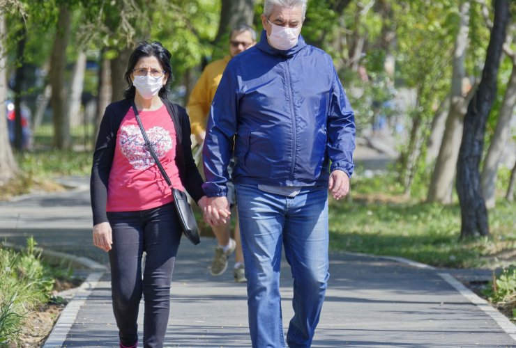 В регионе вводится обязательный масочный режим, открываются торговые центры, парикмахерские