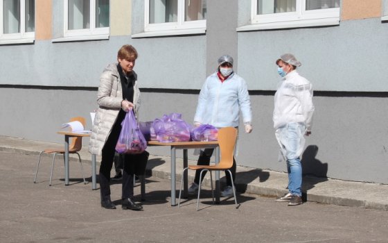 Школьники региона получат новые продуктовые наборы