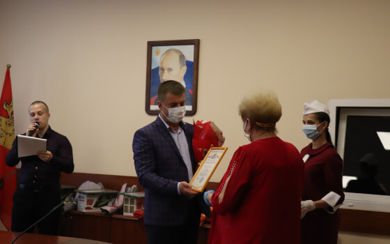 В городской администрации поздравили лучших социальных работников