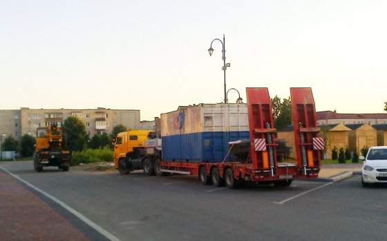 К приезду губернатора на городской площади возле храма демонтировали строительный забор