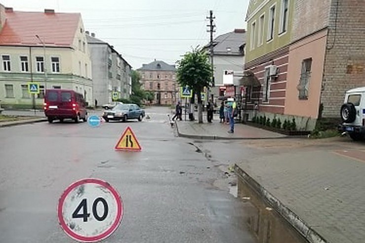 На пересечении улиц Ломоносова и Московской  автомобиль «Мерседес» сбил пенсионерку