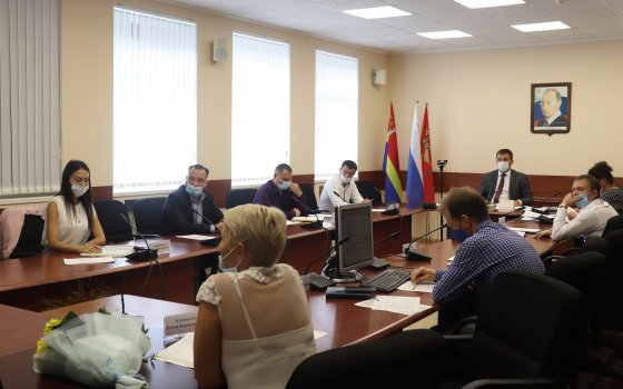 В городской администрации обсудили готовность общеобразовательных учреждений к учебному году