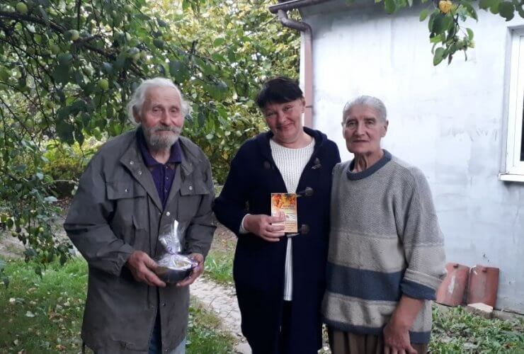 Фурмановские библиотека и Дом культуры провели акцию «Возрасту хвала и честь»