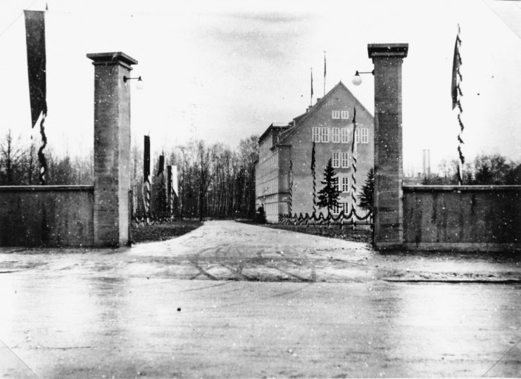 Зодайкерштрассе, школа инженеров (школа № 1, корпус для младших классов). Фотография 1930 года