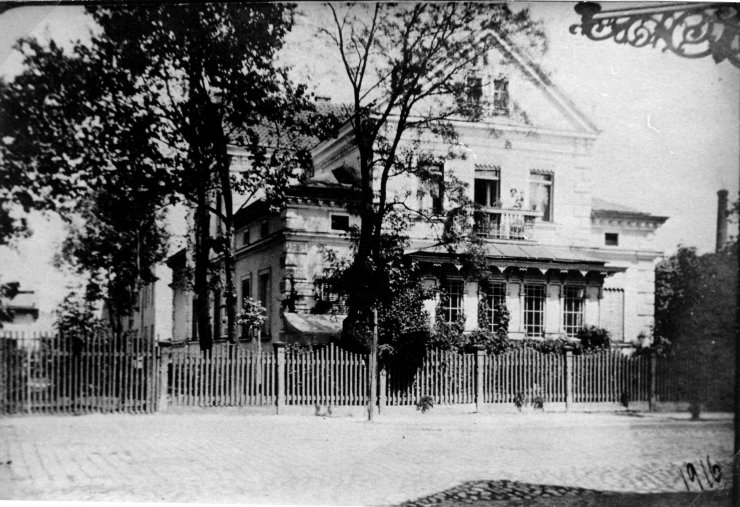 Гольдапенштрассе, частная клиника Витмозера (бывший Дом ребенка со стороны улицы Железнодорожной). 1916 год