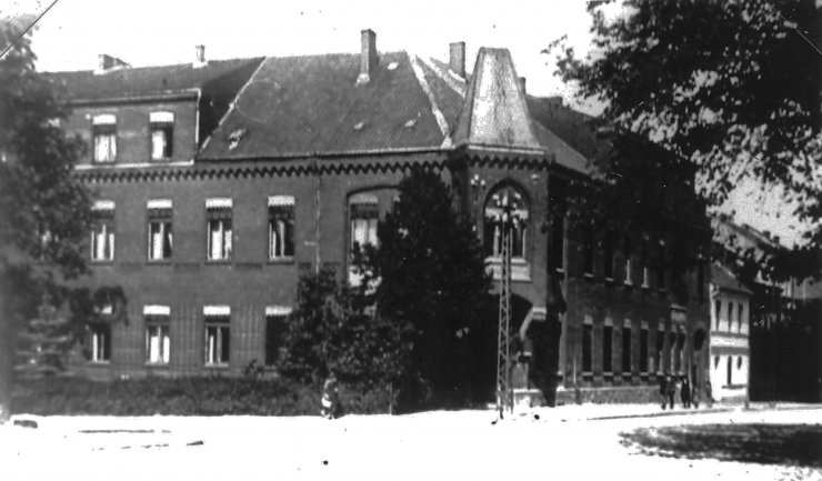 Меельбекштрассе (перекрёсток улиц Зои Космодемьянской и Школьной). 1920 год