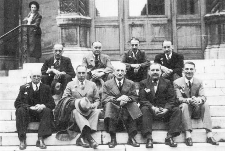 Встреча бывших офицеров Кирасирского полка, Париж 1927 год. Арсеньев Евгений Константинович в центре