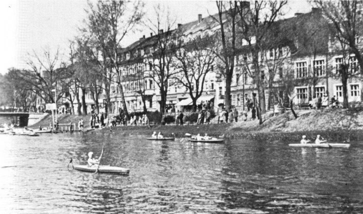 Даммштрассе, фото с противоположной стороны реки, 1929 год (в районе пирса)