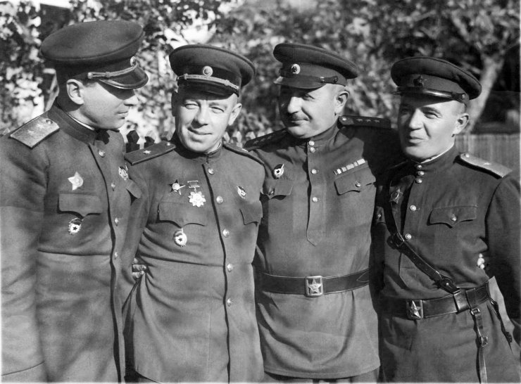 Генералы Красной Армии. Куликов Петр Николаевич второй слева.