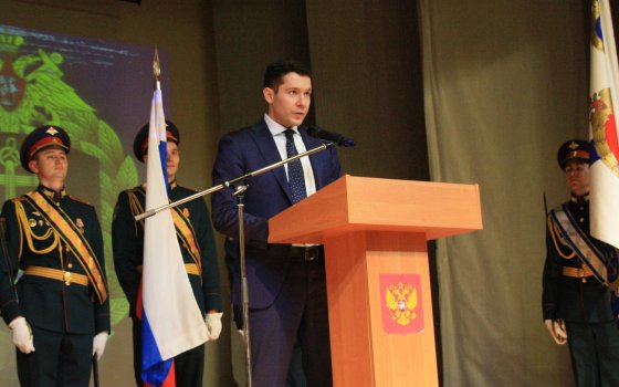 Губернатор пообещал, что найдет возможность для ремонта Дома офицеров