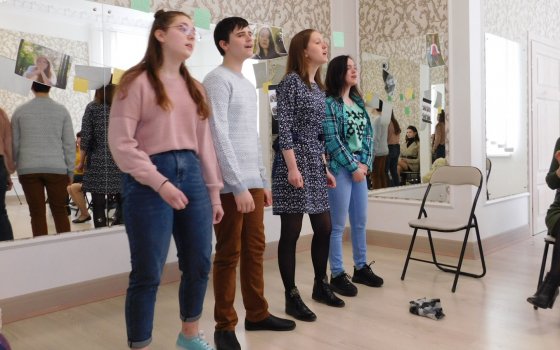 Творческая арт-студия ДЮЦ показала спектакль «Твиттер и чай»