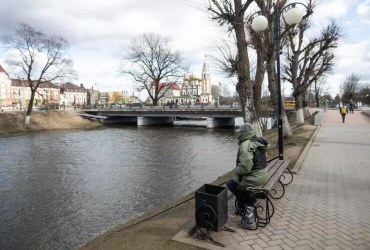 «Она от него уплывала»: в Гусеве контрактник пытался спасти упавшую в реку женщину, оба погибли
