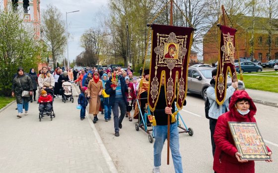 В Гусеве прошёл традиционный пасхальный крестный ход