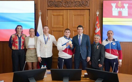 Губернатор наградил Станислава Шарова орденом «За заслуги перед Калининградской областью»