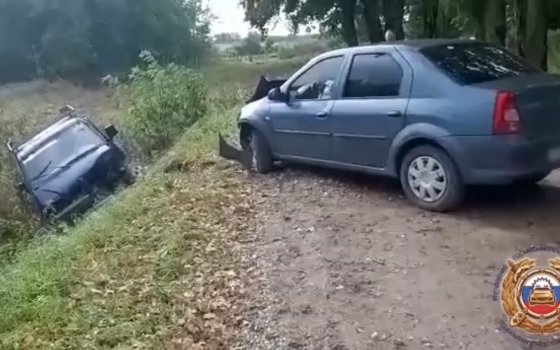 Под Гусевом автомобиль «Рено» столкнулся со встречным автомобилем «Сокон»