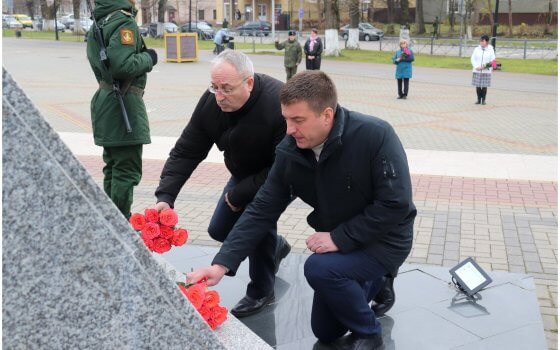 В День окончания Первой мировой войны в нашем округе состоялось Единовременное Возложение цветов