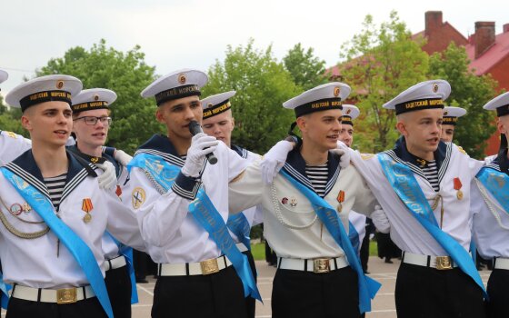 Сегодня со школой-интернатом попрощался 21 кадет